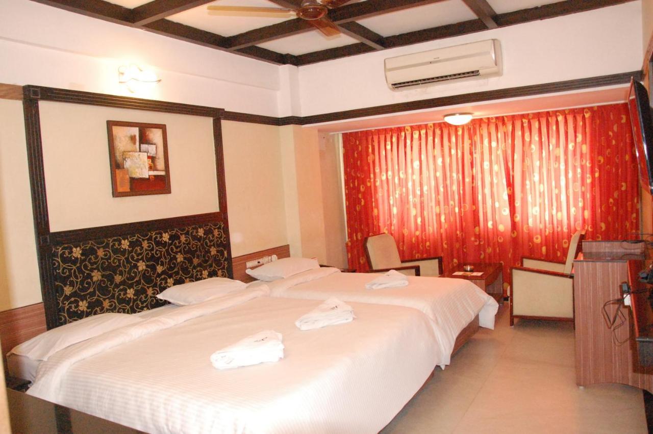 Hotel Blue Star โคอิมบาทอร์ ภายนอก รูปภาพ